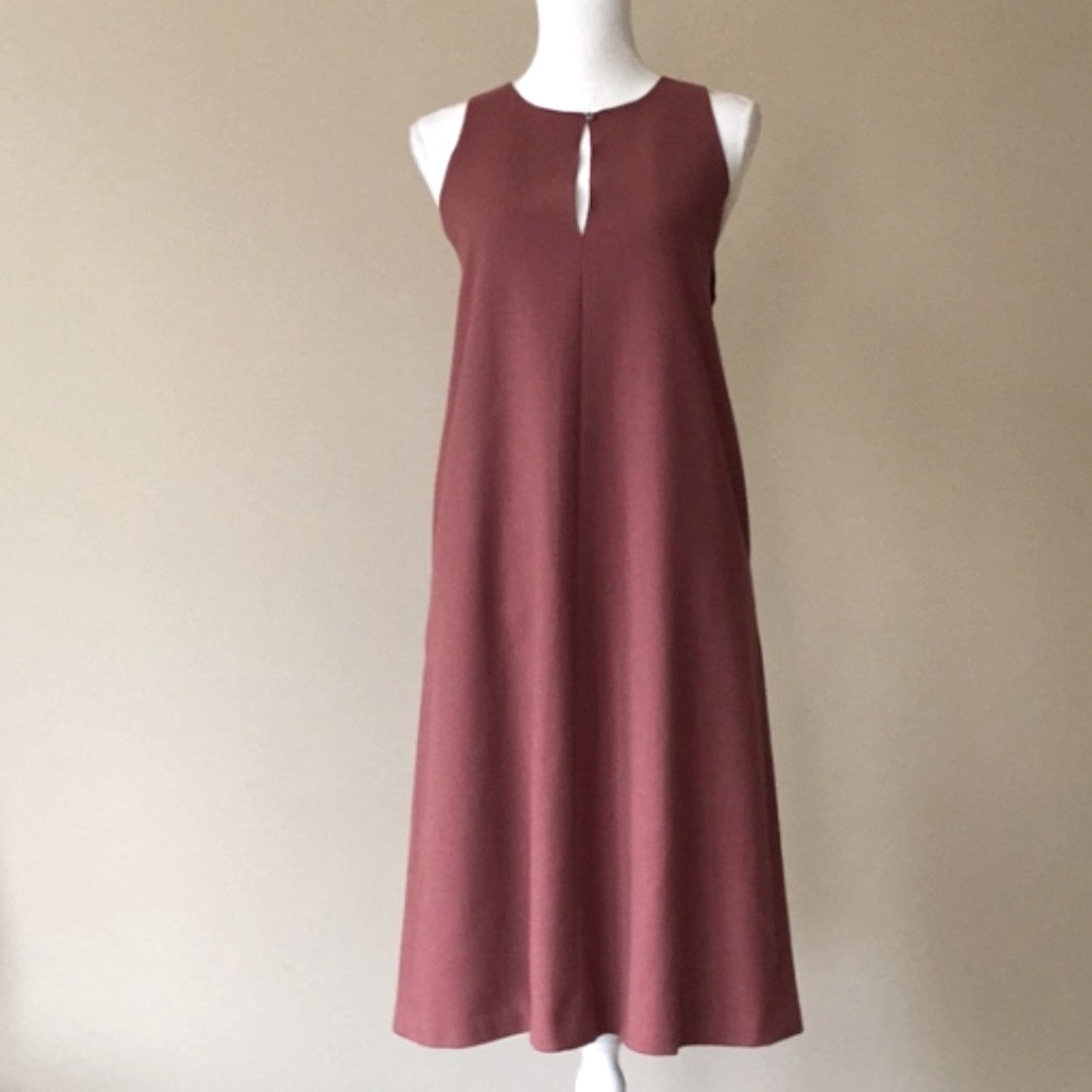 Chloe Keyhole Dress
